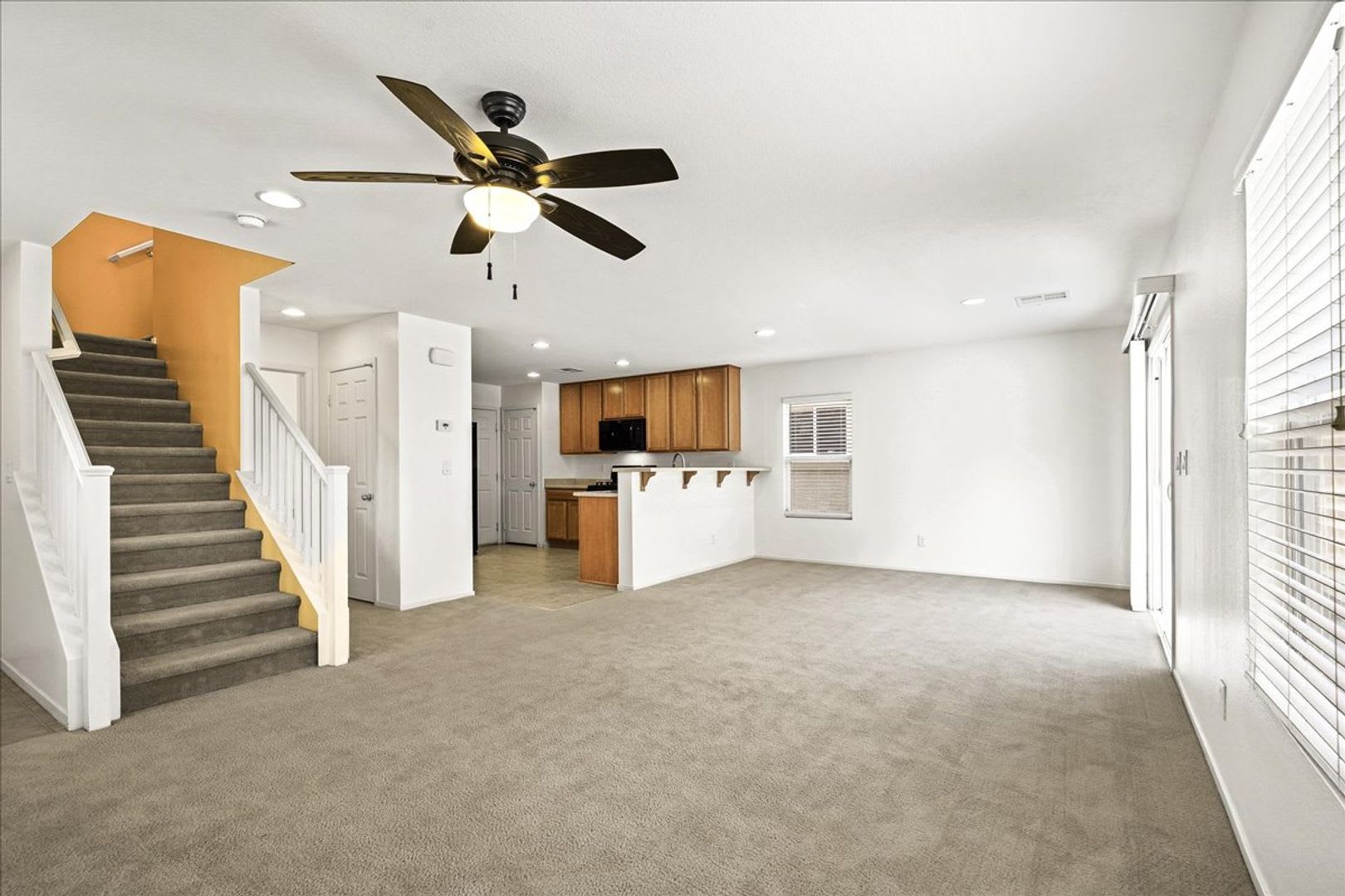 Spacious 3Bd With Expansive Kitchen And Incredible Walk In Closet – photo 5