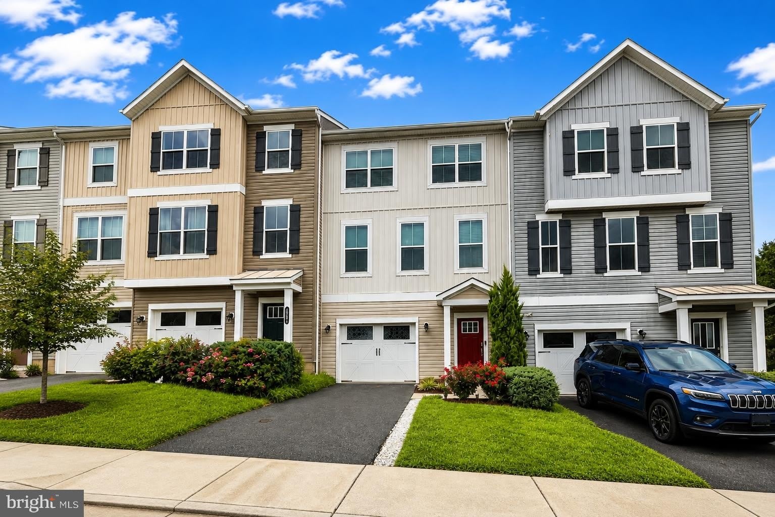 4811 HICKS Drive – photo 1