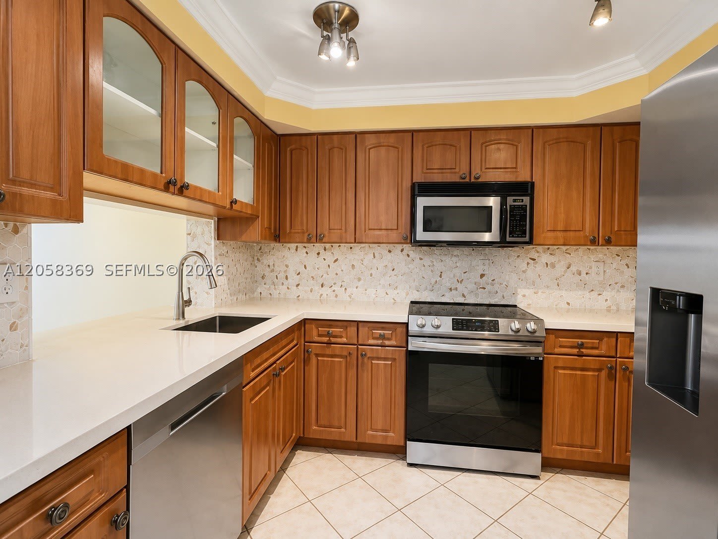 3700 N Pine Island Rd – photo 2