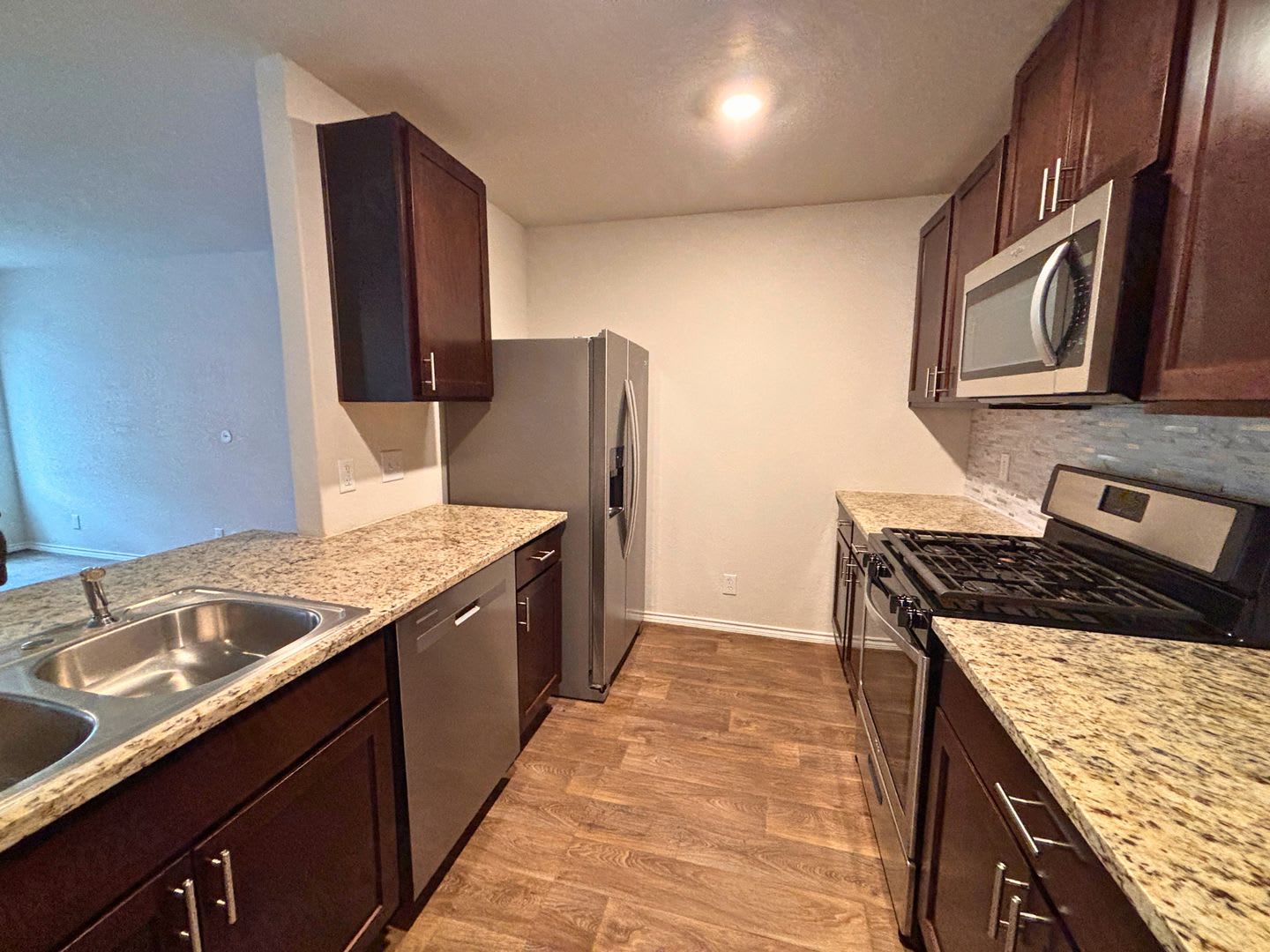 Move-In Special. 1 Month Free Rent with a 12-month lease – photo 4