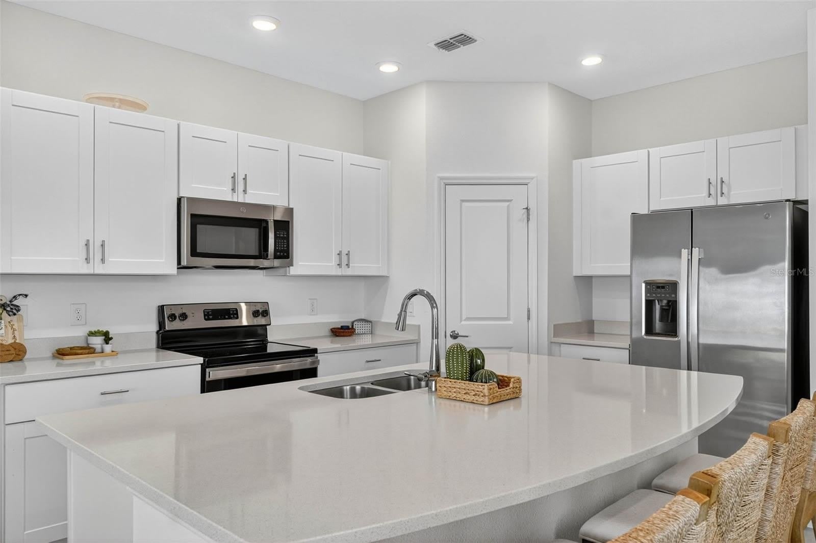3607 Main Harbor Drive S – photo 5