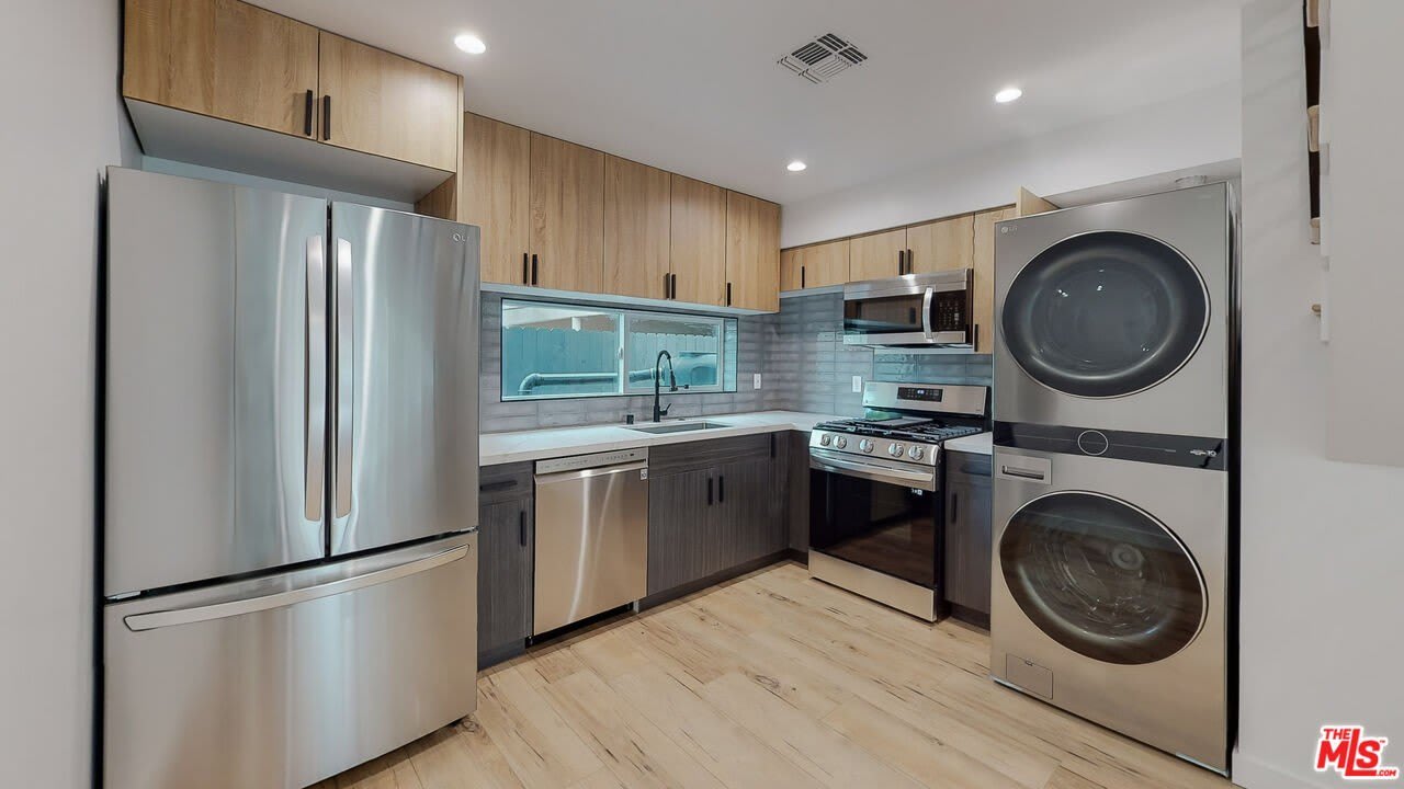 16010 Cantlay St – photo 1