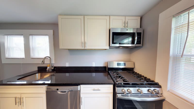 240 Lorraine Ave – photo 4