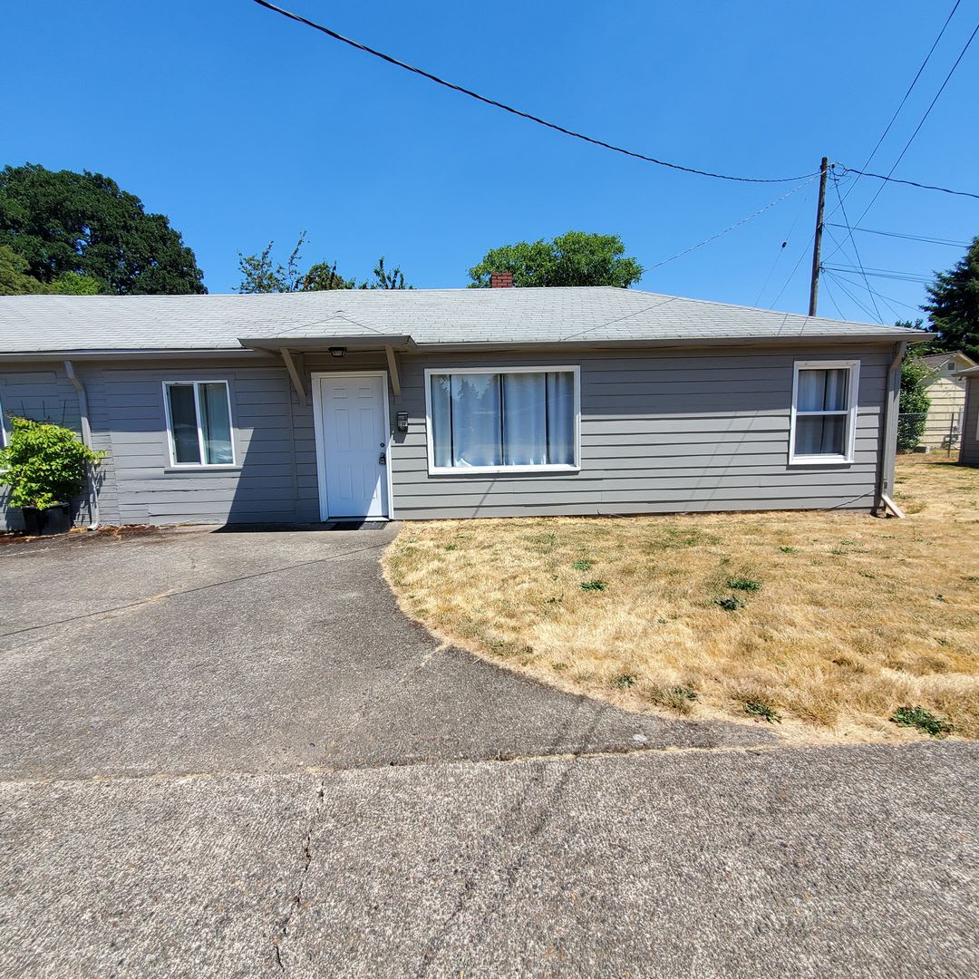 Cozy 2 Bed, 1 Bath Home close to Burkhart park!! – photo 1
