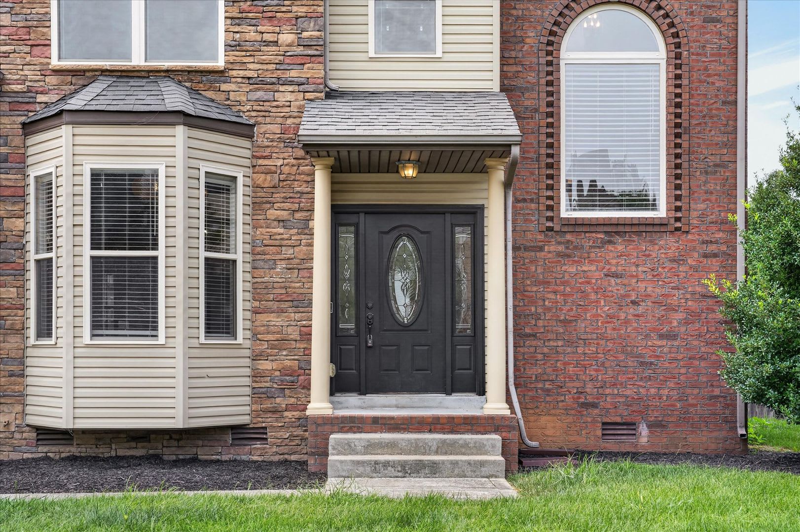 Pet Friendly Three Bedroom! – photo 4