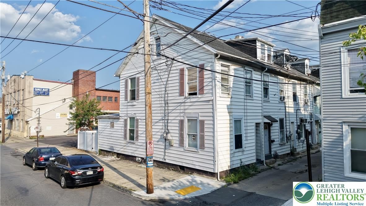 547 Silk Street – photo 1