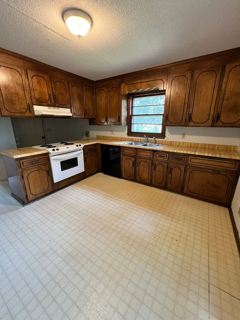3BD/ 2BA W Fredericks Street – photo 4