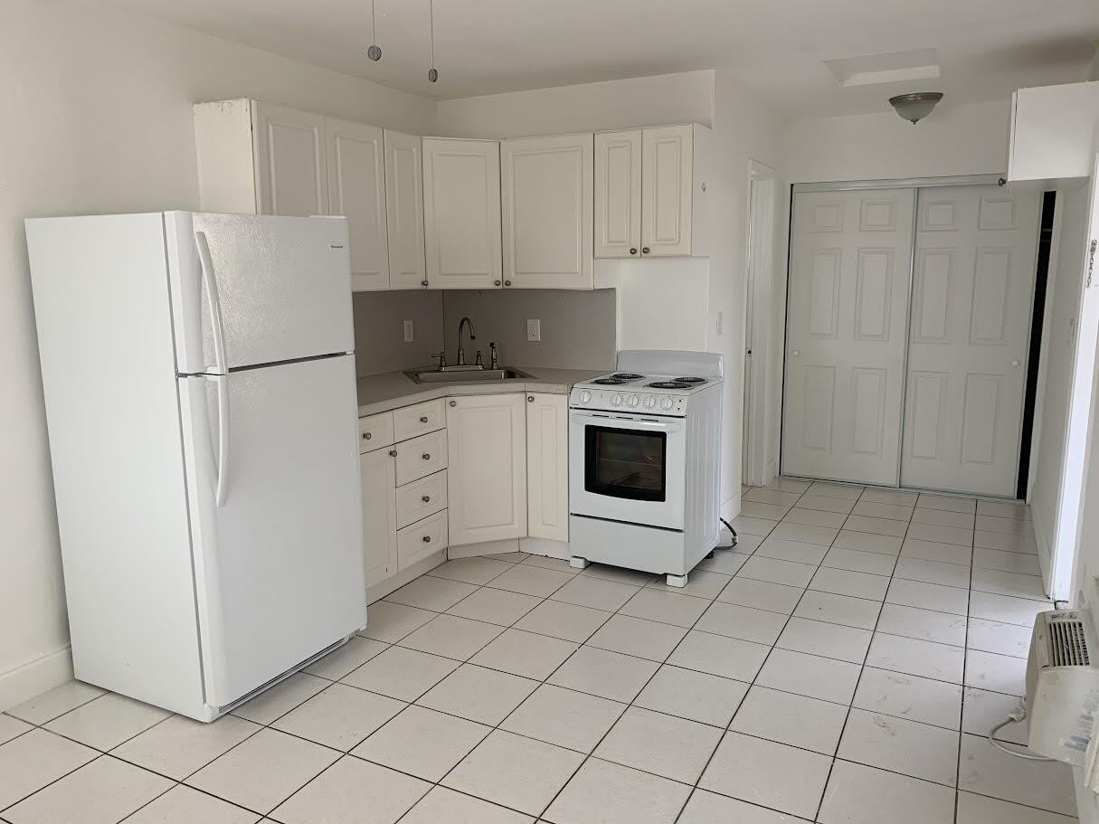 114 NW 25th Street – photo 4