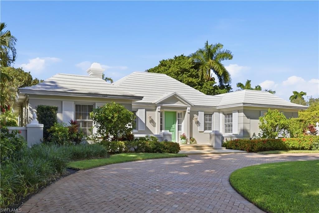 2700 Lantern Ln – photo 2