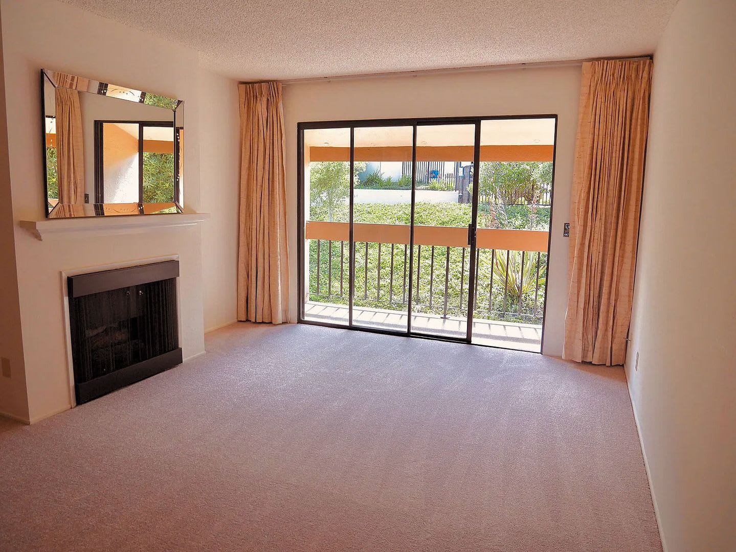 Golden Oaks 2 Bedroom Condo Sweeping Bay Views Rarely Available – photo 3