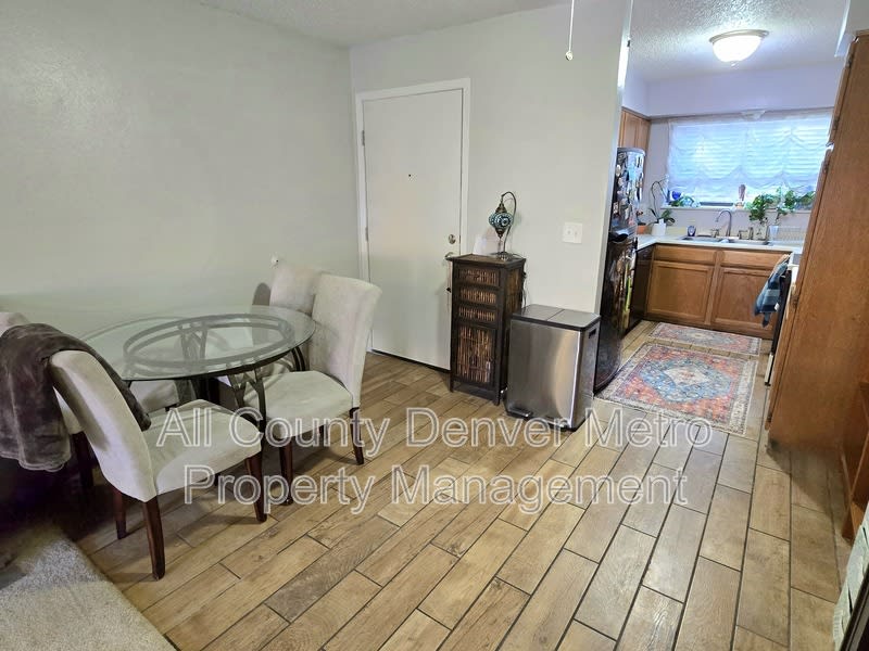 447 Wright St. – photo 3