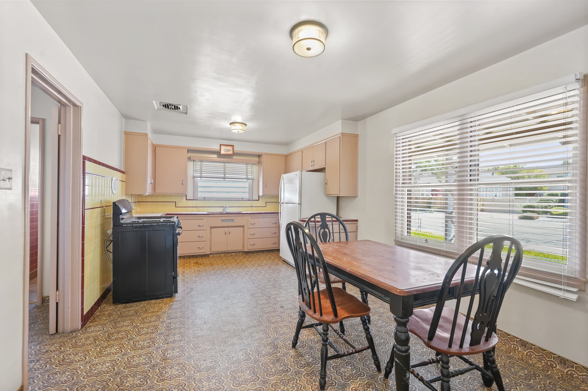 835 Fremont St – photo 5