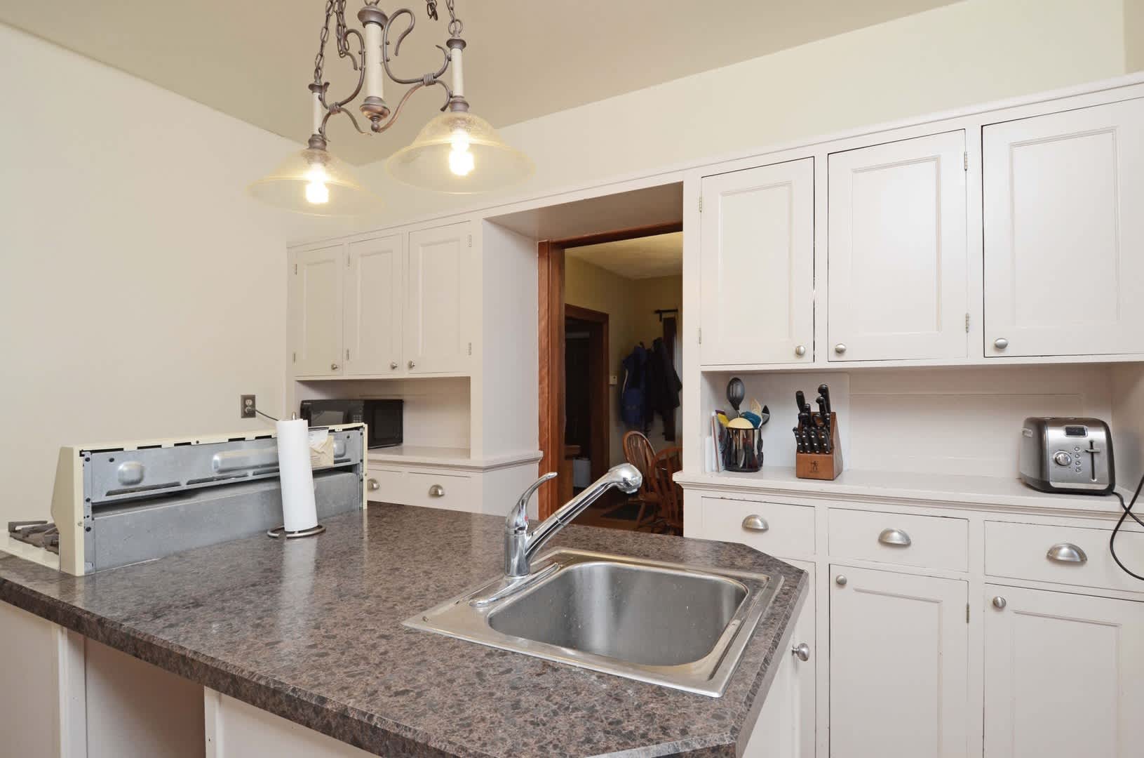Gorgeous 3 Bed, 2 Bath Kingfield Home Available 9/10! – photo 2