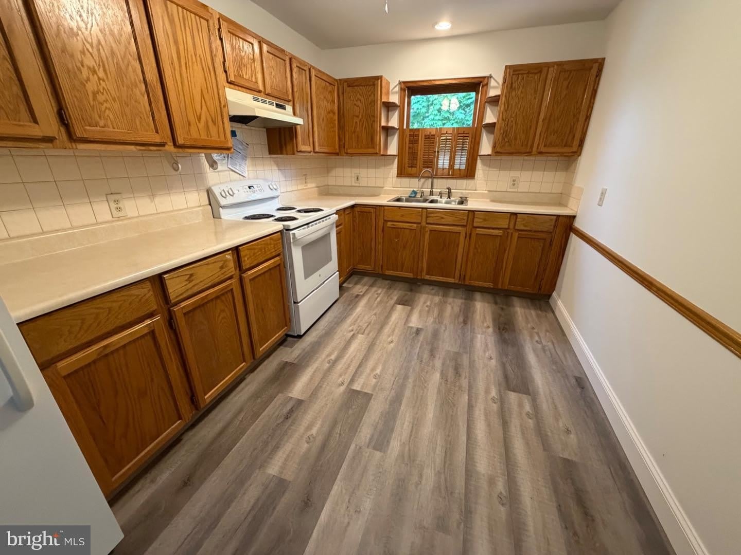 122 GLEN AVENUE – photo 5