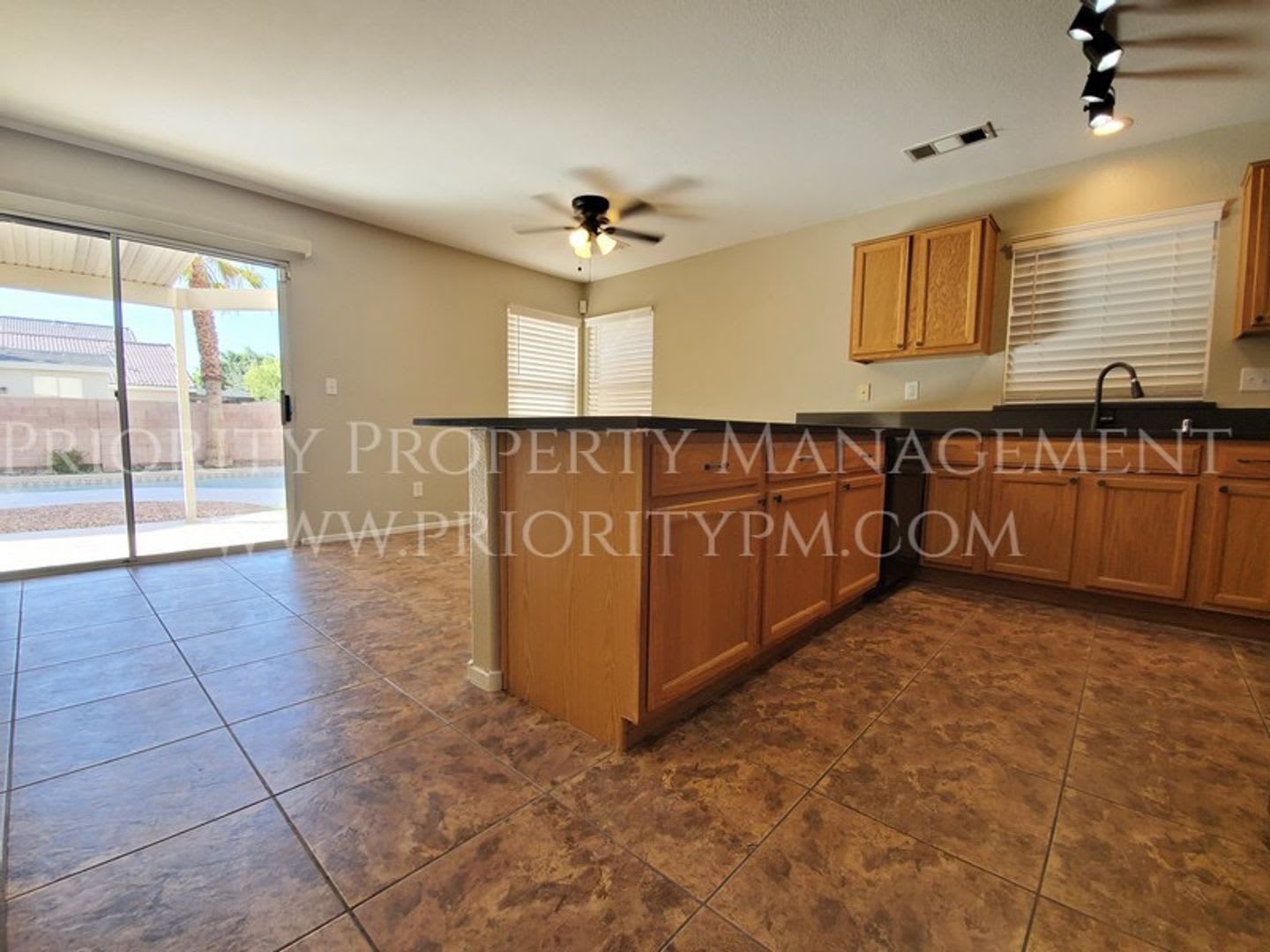 NW Single Family Home w/INGROUND POOL!! – photo 5