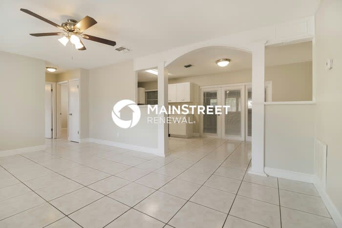 215 Lochmond Drive – photo 2