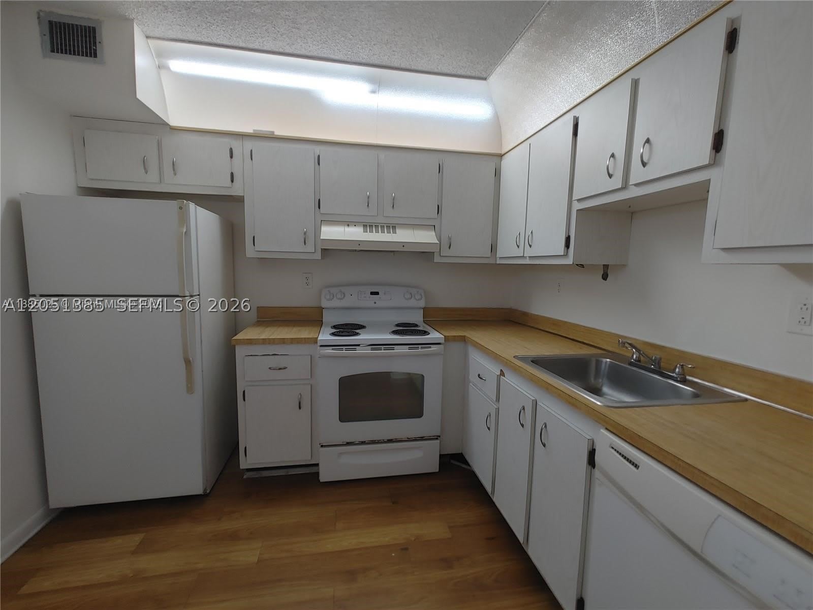 1820 SW 81st Ave – photo 3