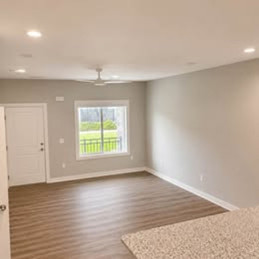 1011 Polk St – photo 4