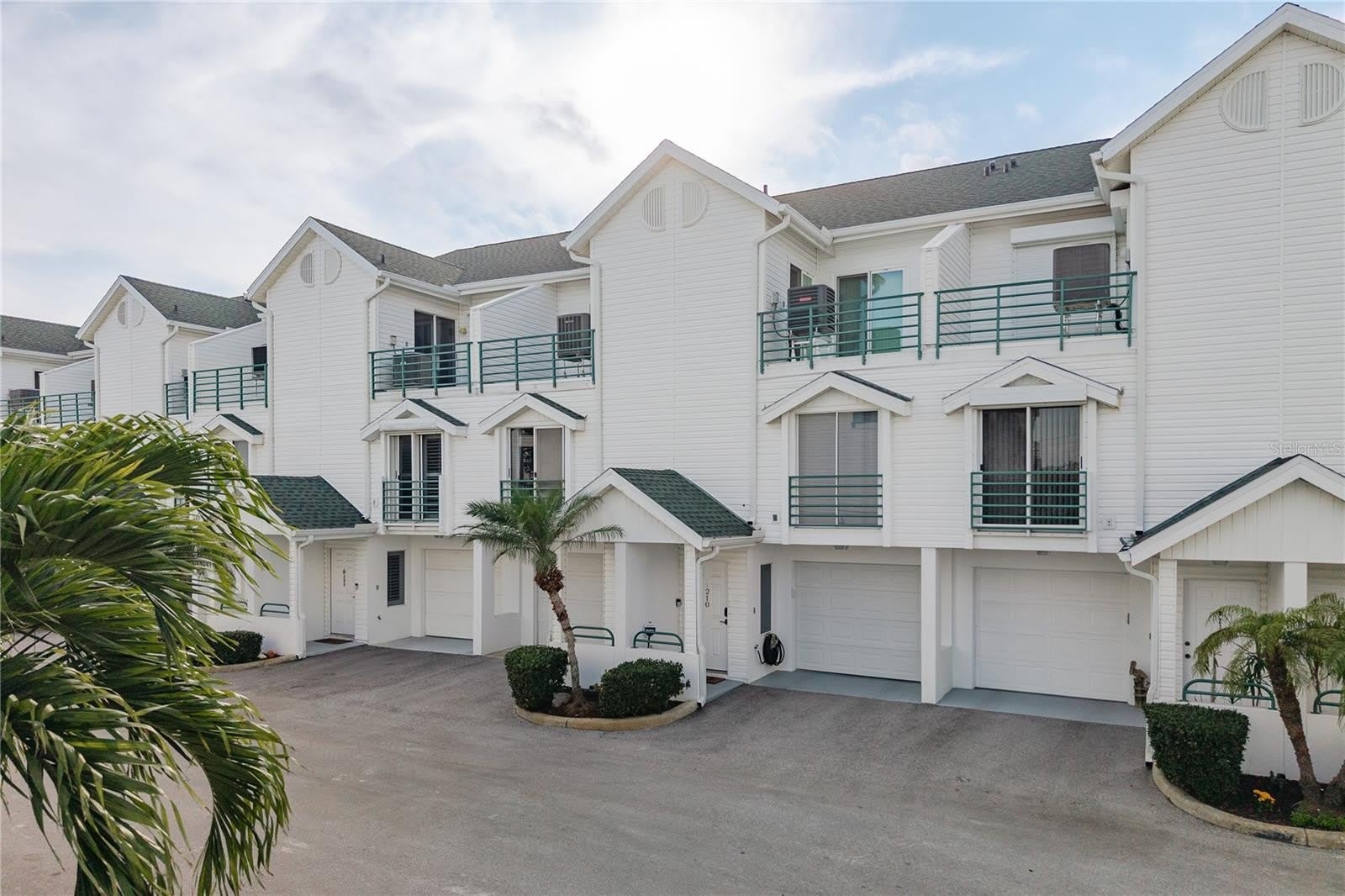 320 ISLAND Way – photo 2