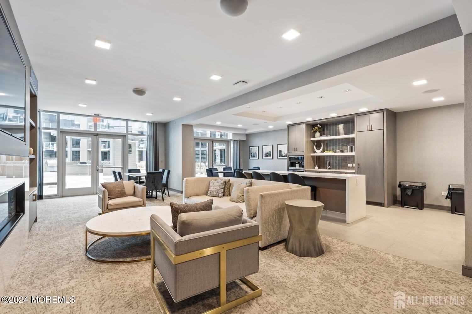 15 Morris Avenue – photo 1