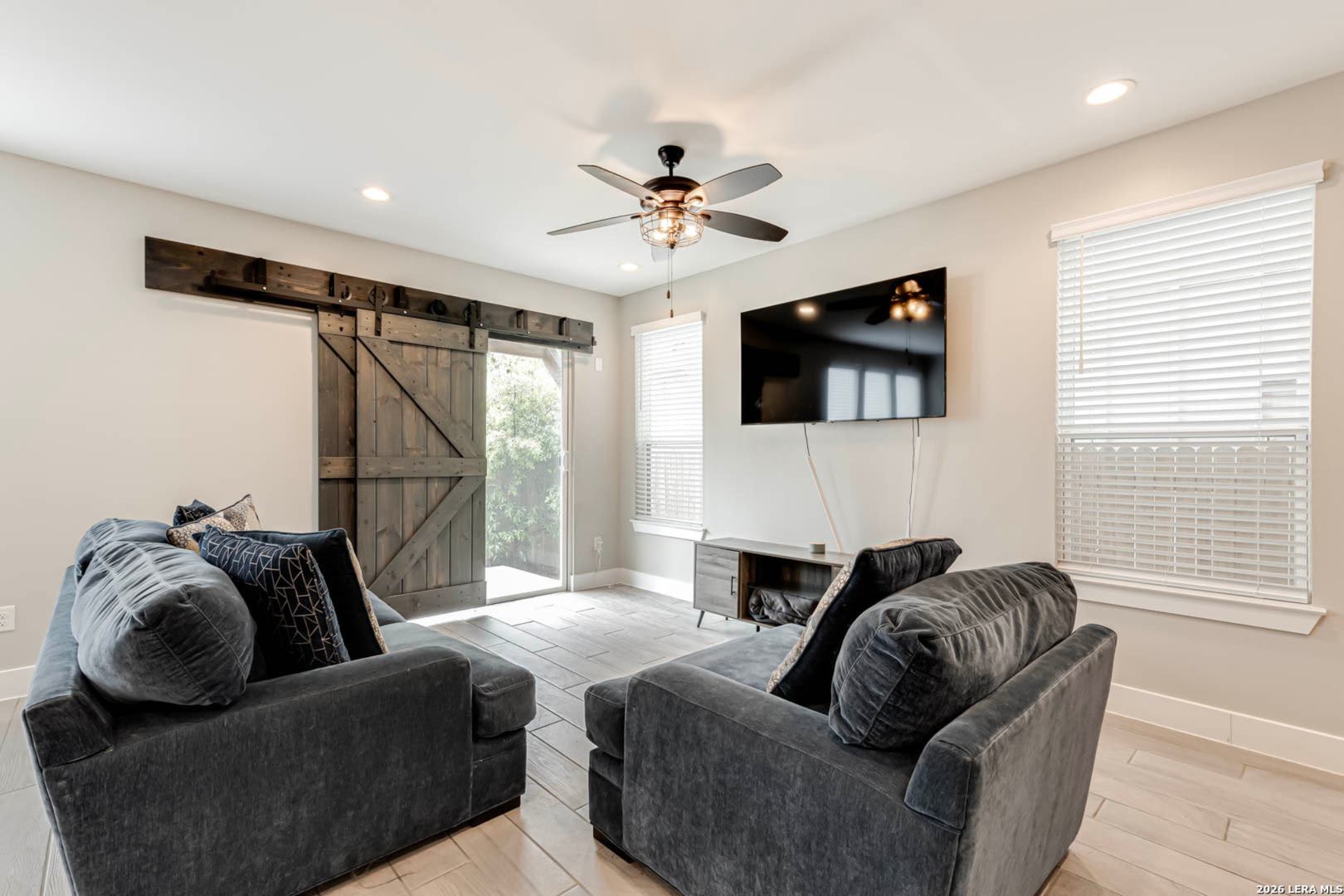 Modern 3-Bedroom Home in Alamo Heights ISD – Prime Location Near 410 & 281 – photo 5