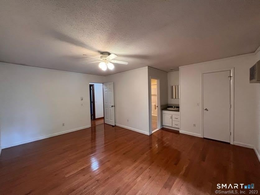 223 Flanders Road – photo 5