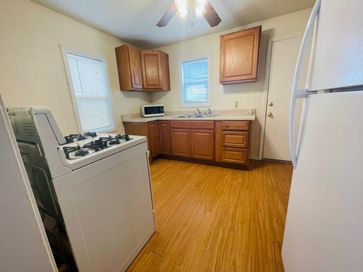 1002 W Deming St – photo 4