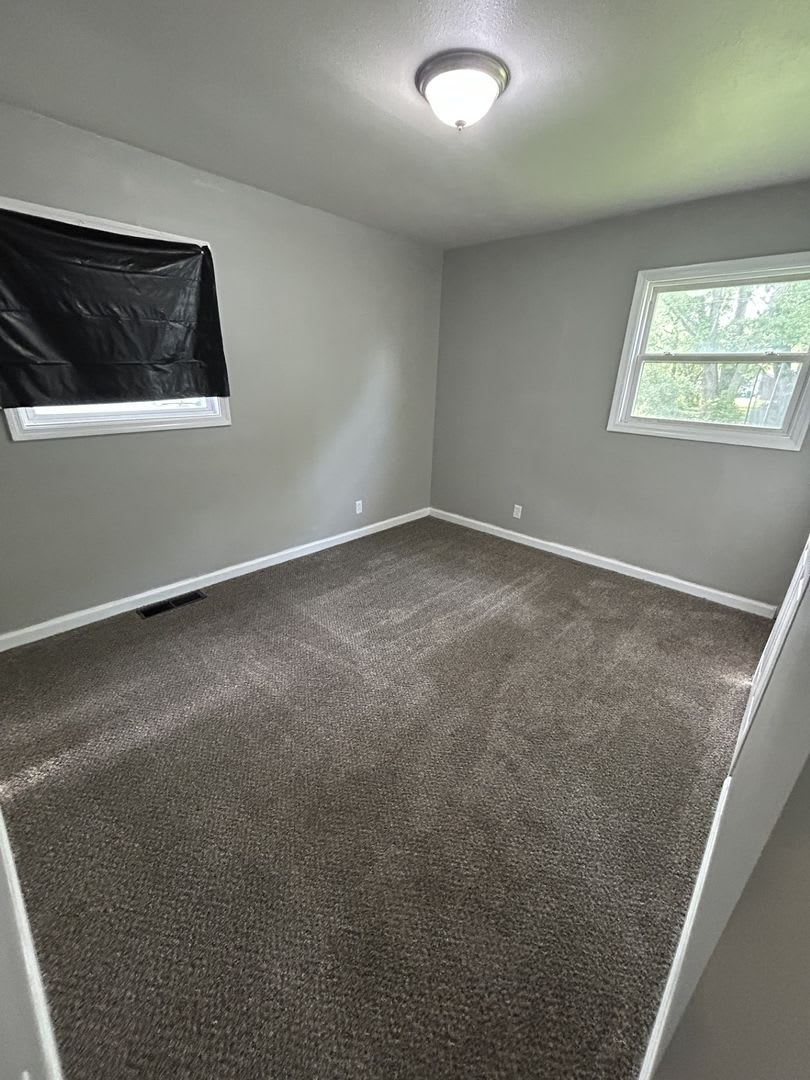 For Lease – photo 5