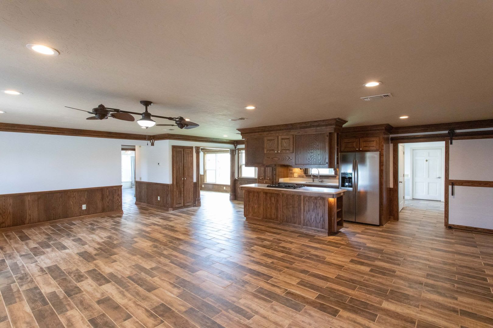 Updated 3BR/3BA, 2,300+ sq ft home!! – photo 3
