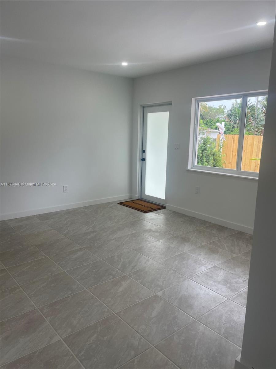 7800 Northeast 10th Court – photo 3