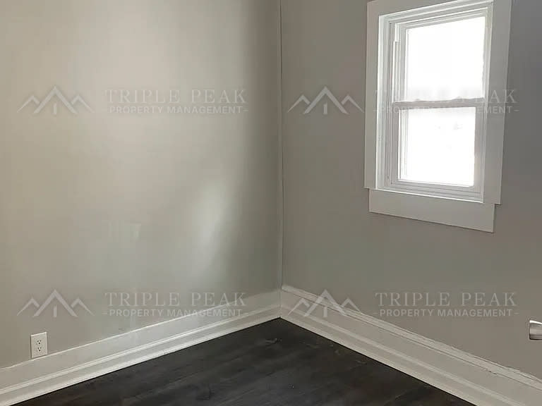 297 N Laurel Street Unit 1 – photo 3