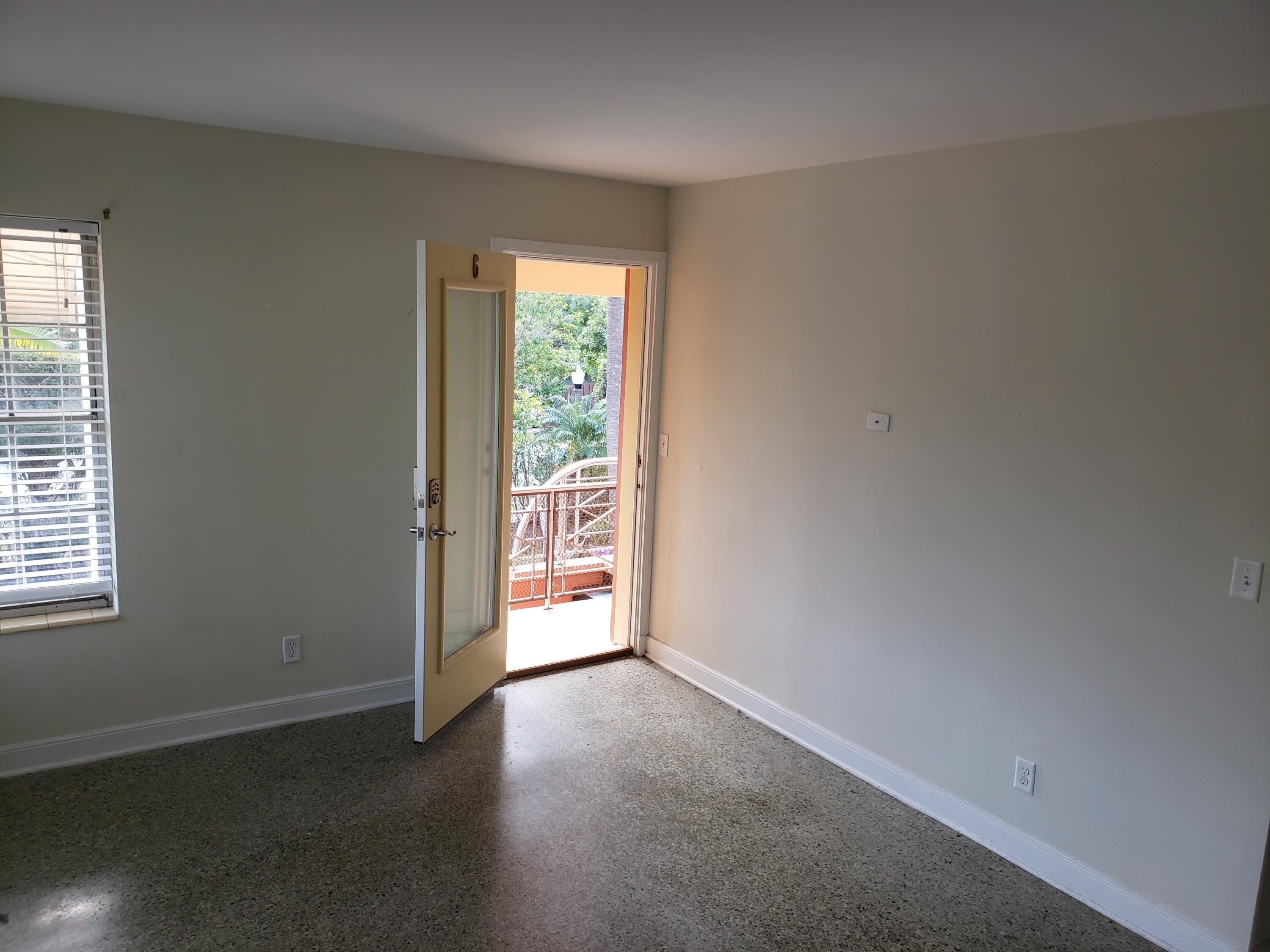 3637 S Olive Avenue – photo 2