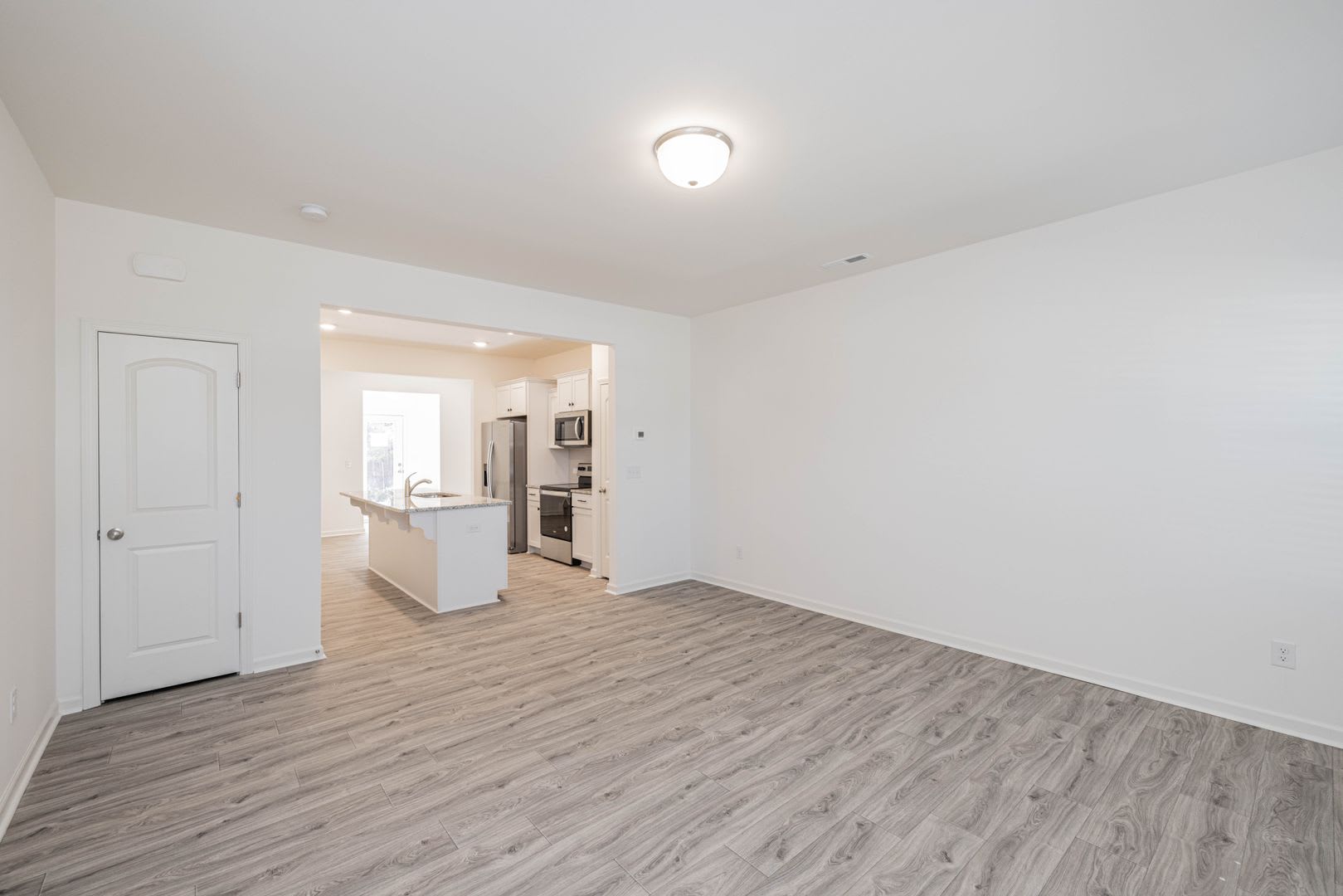 Beautiful Modern 2-Bedroom Townhome -AVAILABLE AUGUST 2026 – photo 3