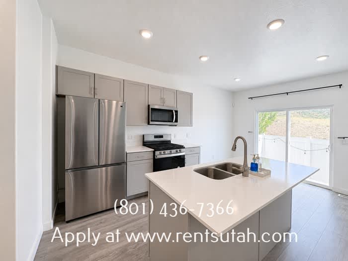647 South Raintree Lane – photo 3