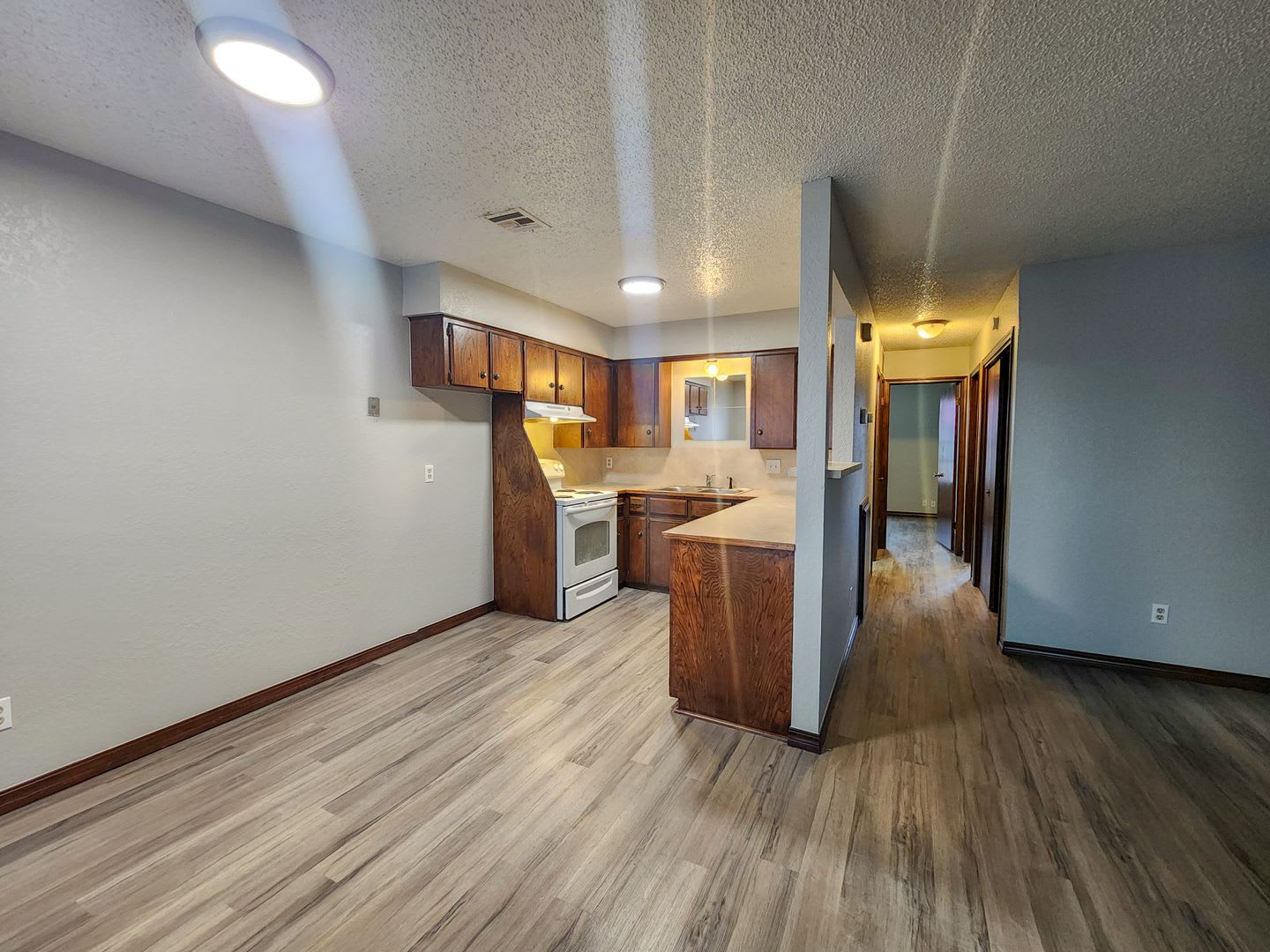 Cute 2 Bedroom Duplex Near Obu – photo 5