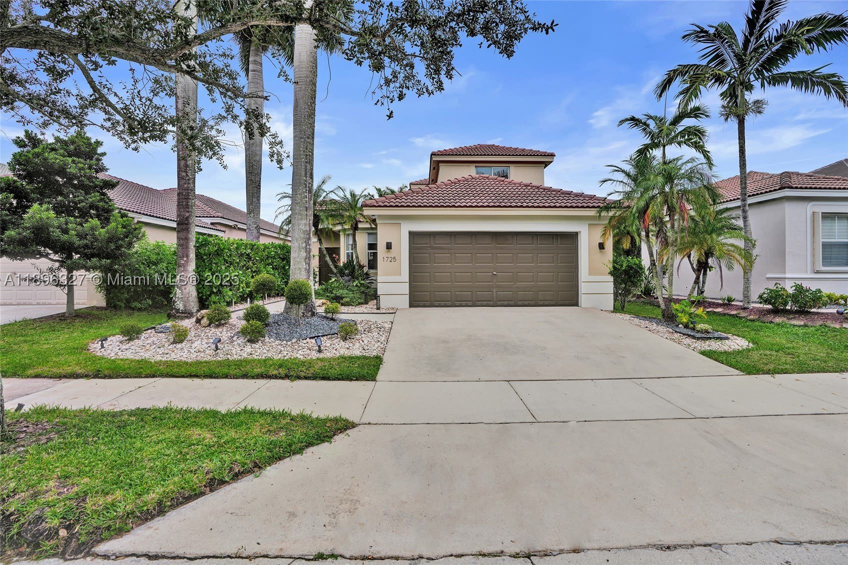 1725 Winterberry Ln – photo 1