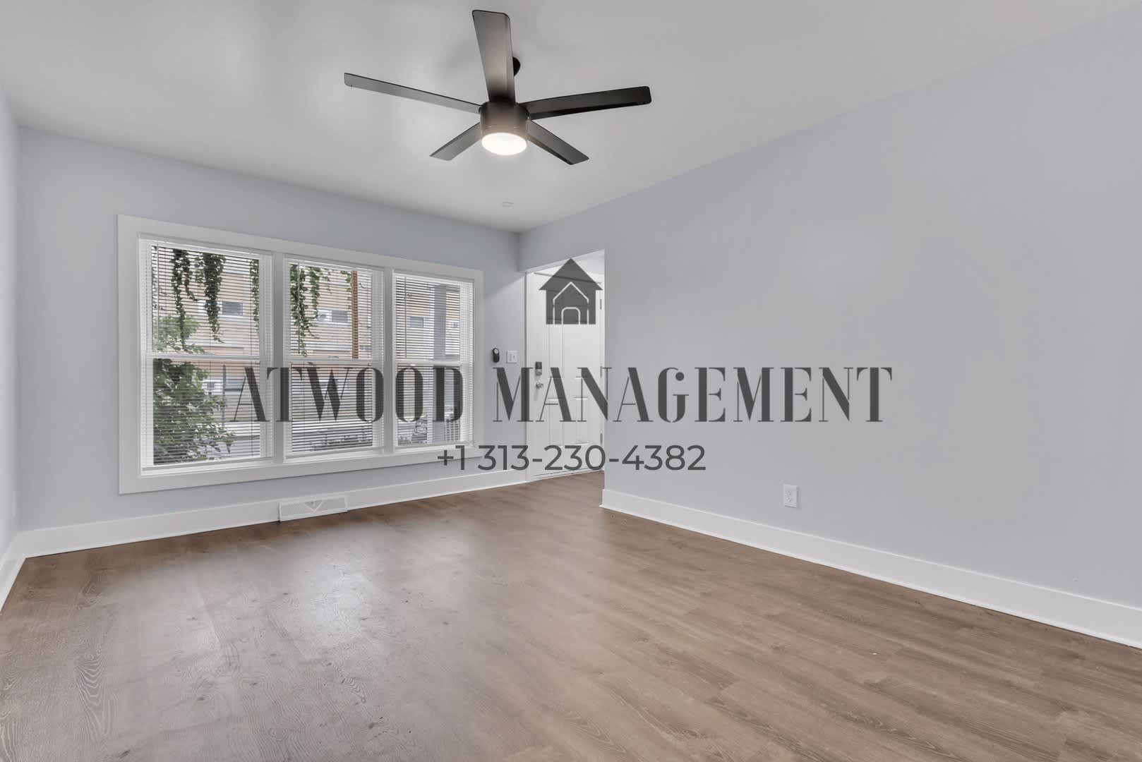 This beautifully updated 3-bedroom, 2-bath single-family home is ready for move-in! – photo 2
