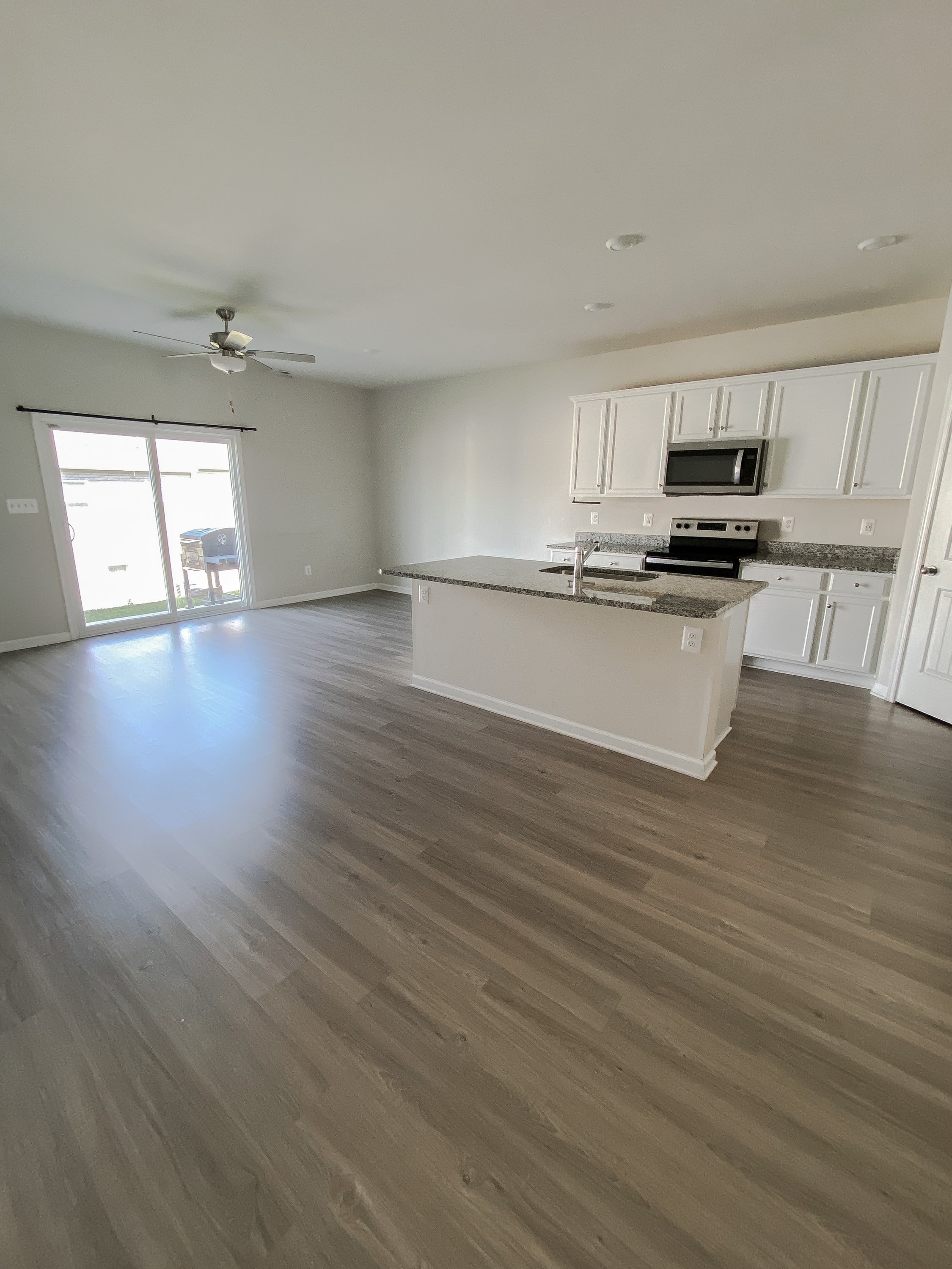 131 Cramsford Street, Falling Waters, WV 25419 – photo 3