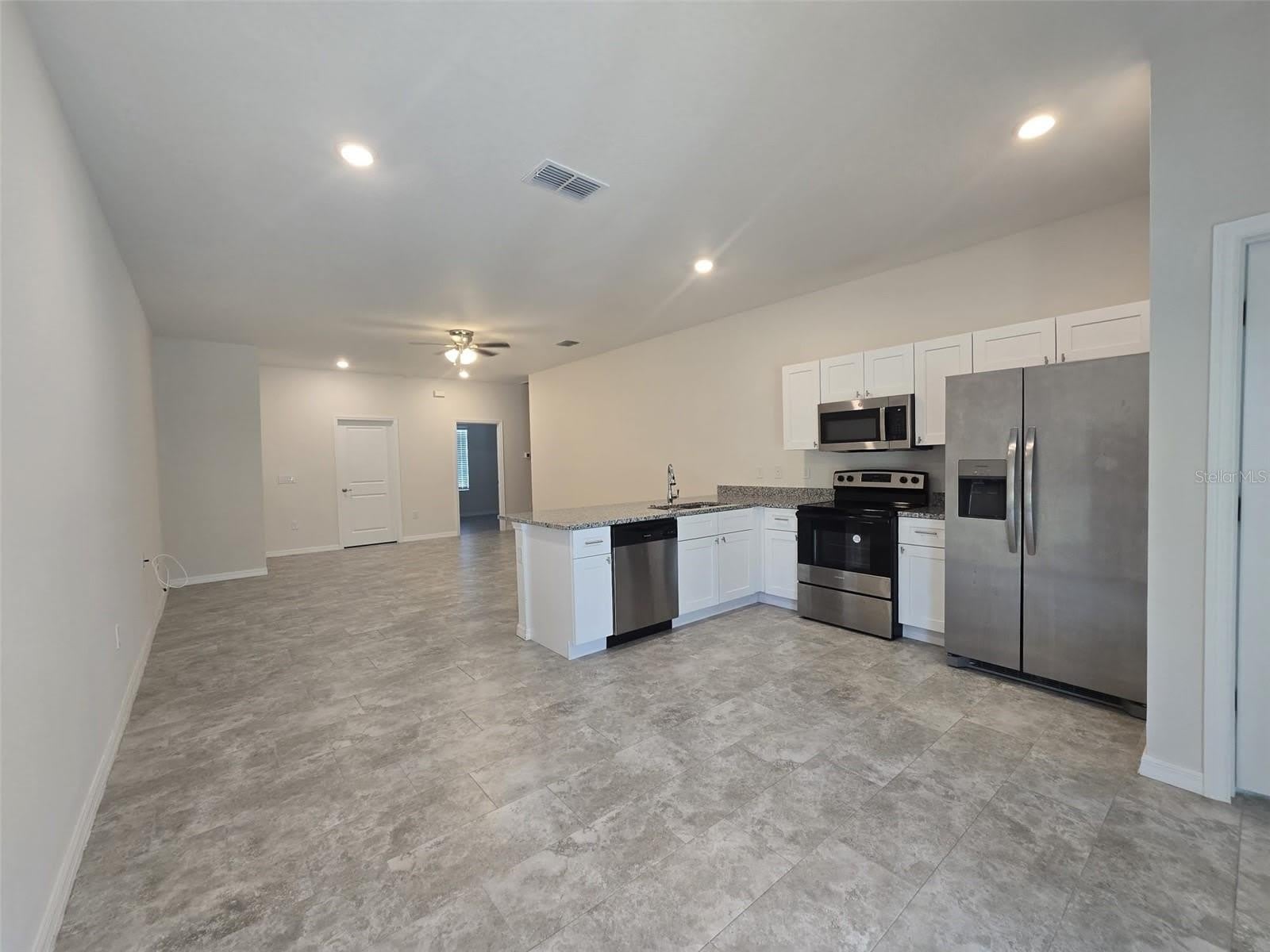 546 IMPERIAL PL – photo 5