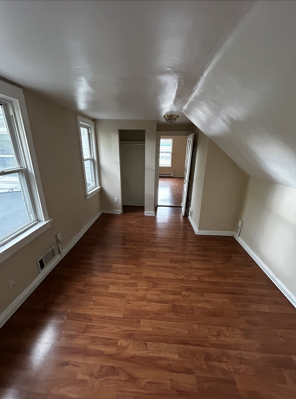 917 W Cross St – photo 3