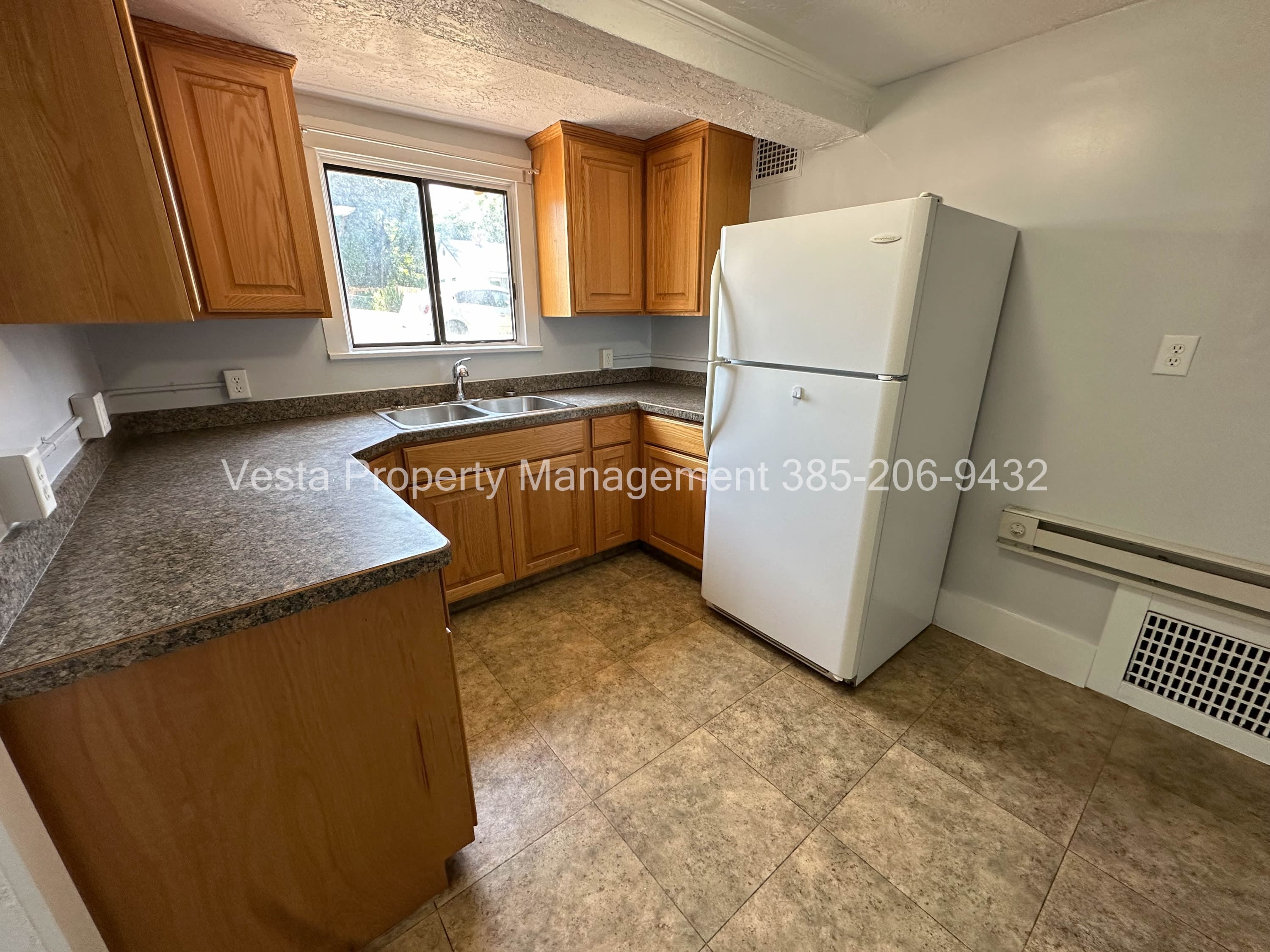 1082 Doxey Street – photo 5