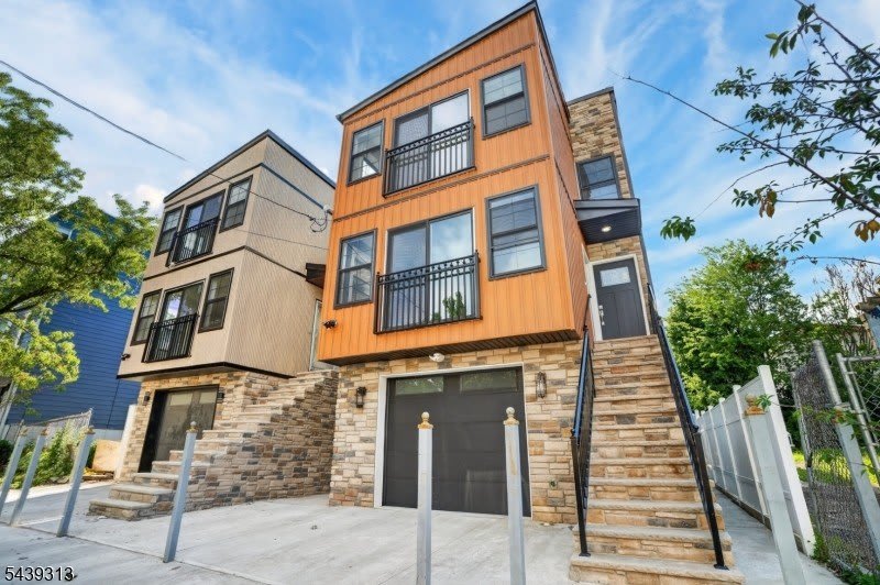 747 S 11Th St – photo 1