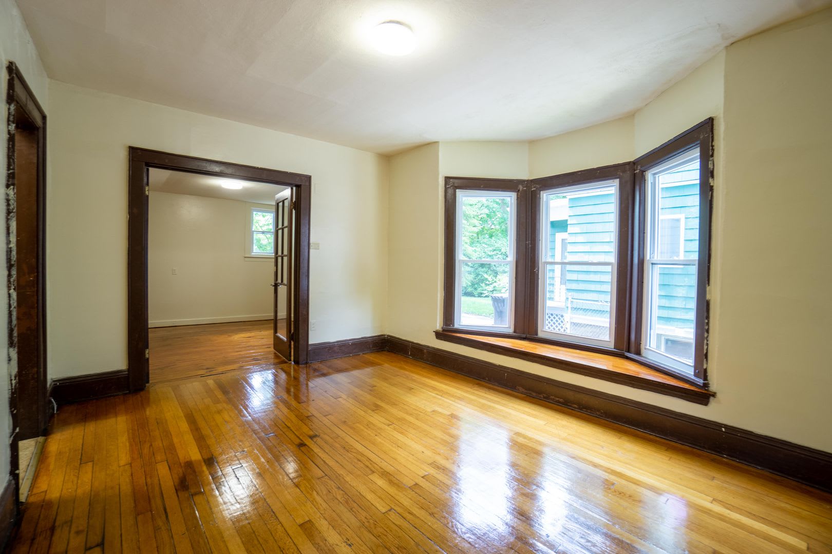 108 Avondale Available 8 1 27 Spacious 5 Bed 2 Bath Single Family Home With Off Street Parking – photo 3