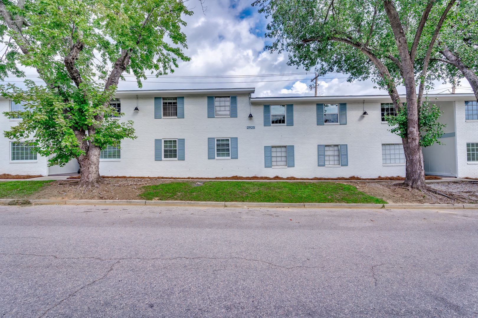 Charming 2-bedroom, 1-bath apartment located in the highly sought-after Rosewood area! – photo 2