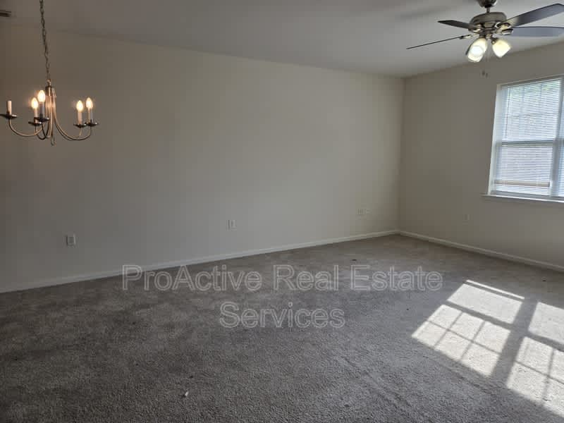 2424 Chancery Ln – photo 4