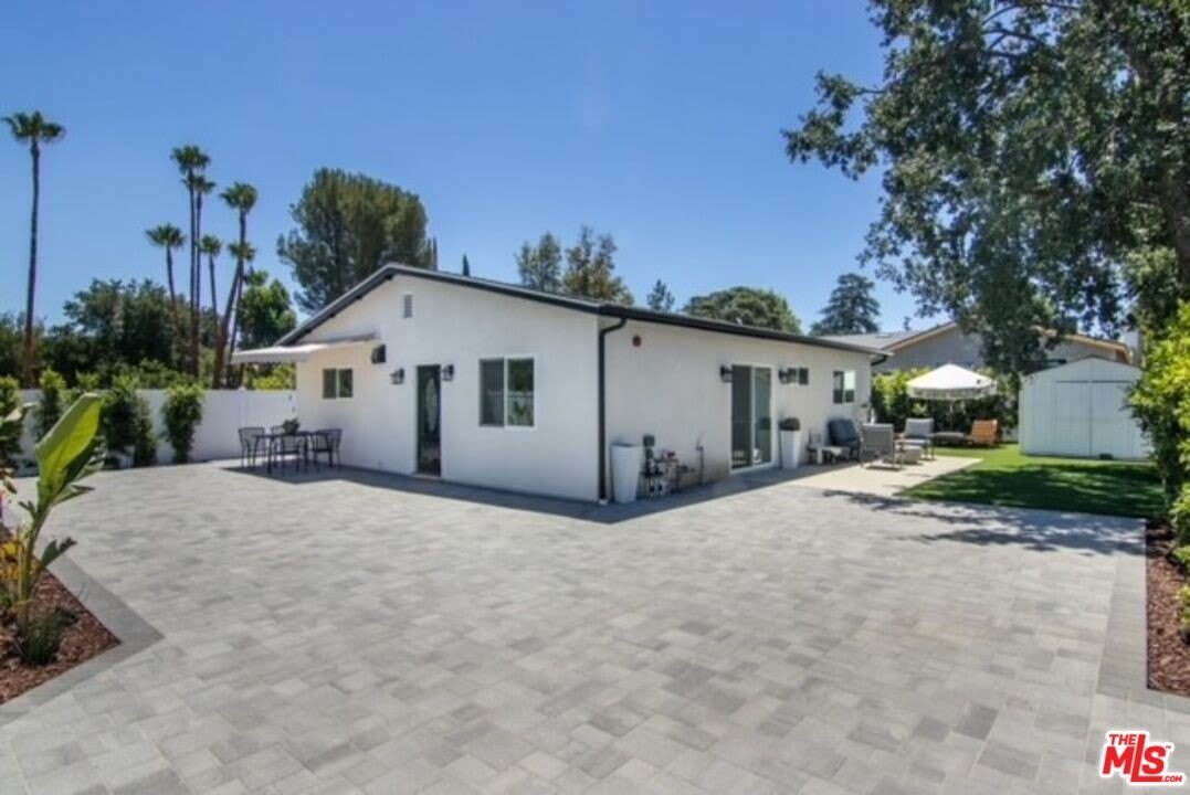 23028 Burbank Blvd – photo 1