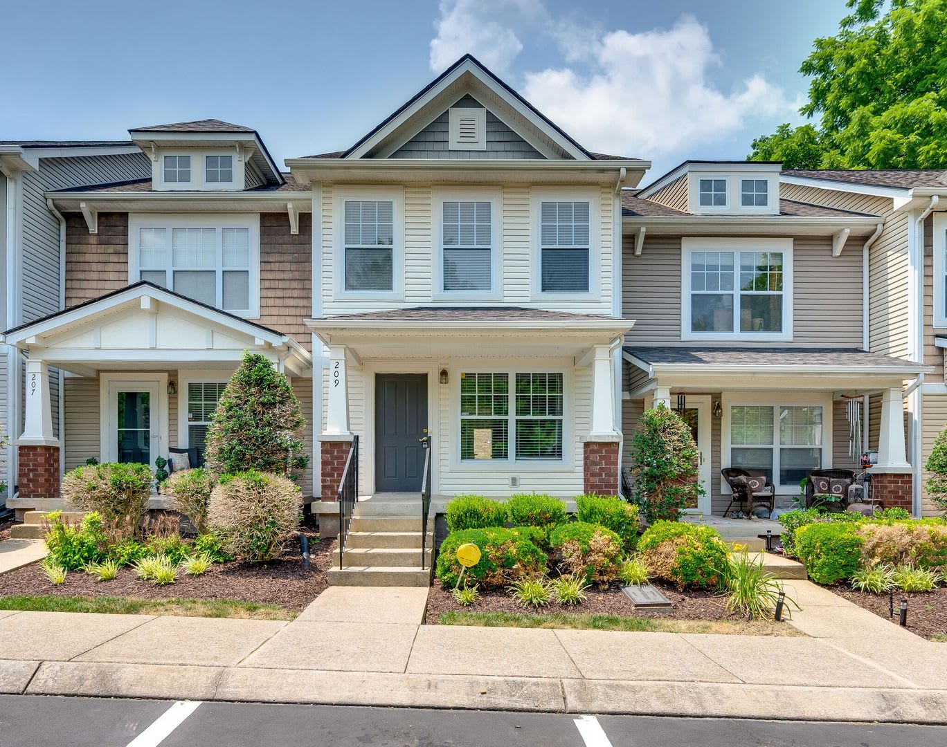 Renovated Townhome in Convenient Nashville Location – photo 2