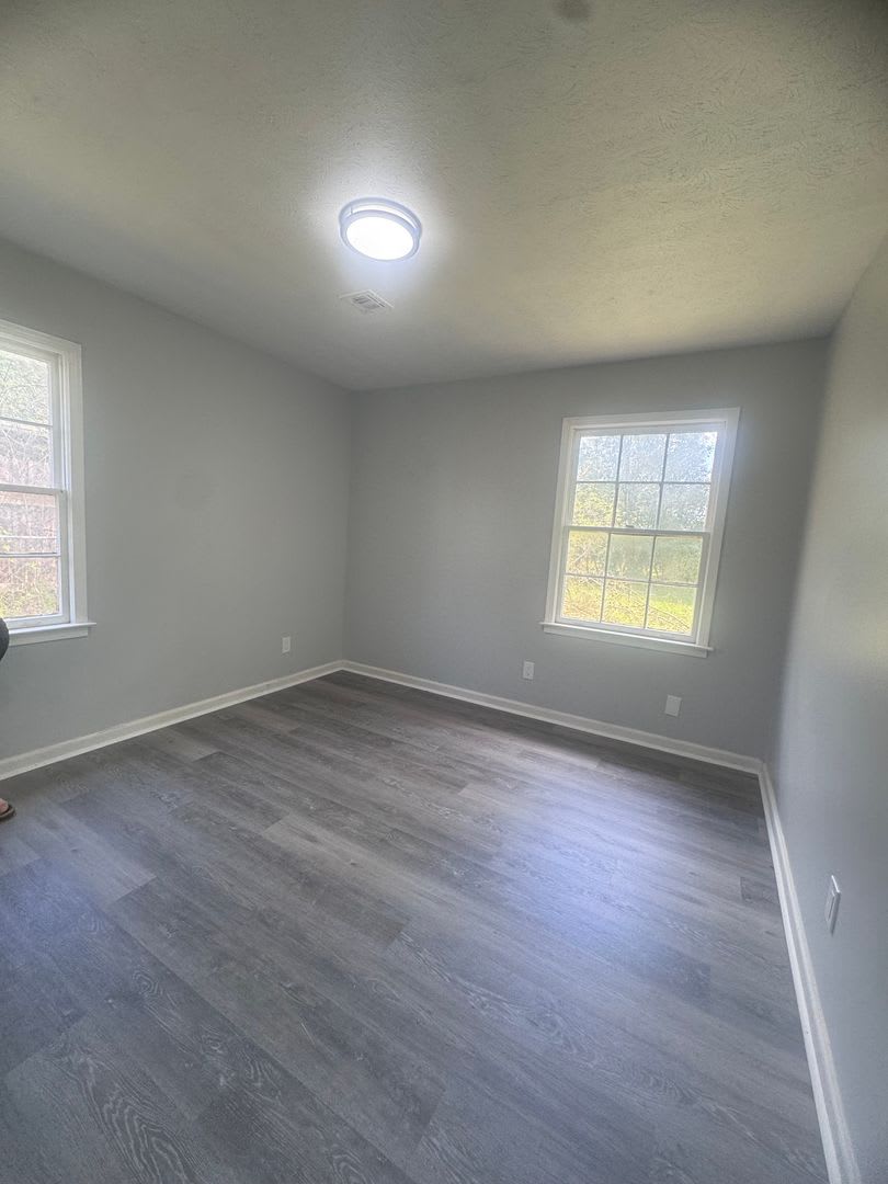 Newly Renovated Virginia Loop Road Home – photo 2