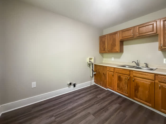 3909 West Broadway – photo 3