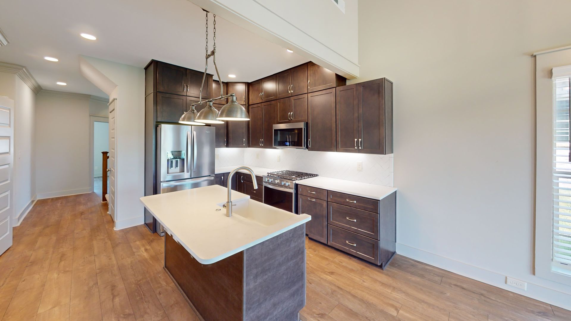 Stylish Veridian Townhome With Main Level Primary Suite Large Kitchen Island And Covered Back Patio – photo 5